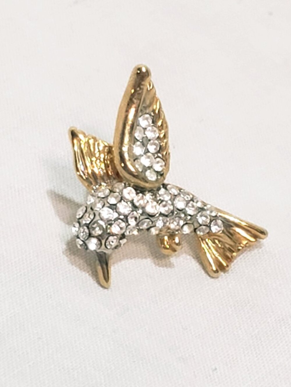 Hummingbird Rhinestone Bird Jeweled Gold Tone Lapel Pin 3/4"